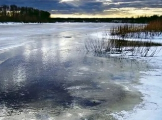 Тонкий лед и ледяная вода – главные опасности на водоемах осенью