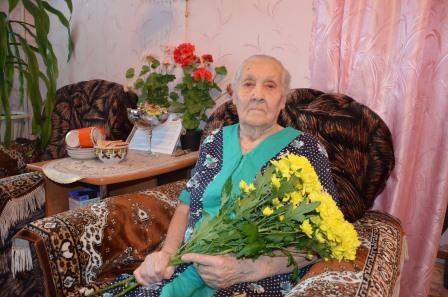 жительница г. Куйбышева Новосибирской области Октябрина Ивановна Чунарёва, 90 лет
